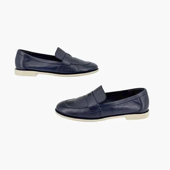 Chanel Navy Blue Leather Loafers Size 38.5 US 7.5-8 Women's CC Logo Flats - Picture 8 of 16